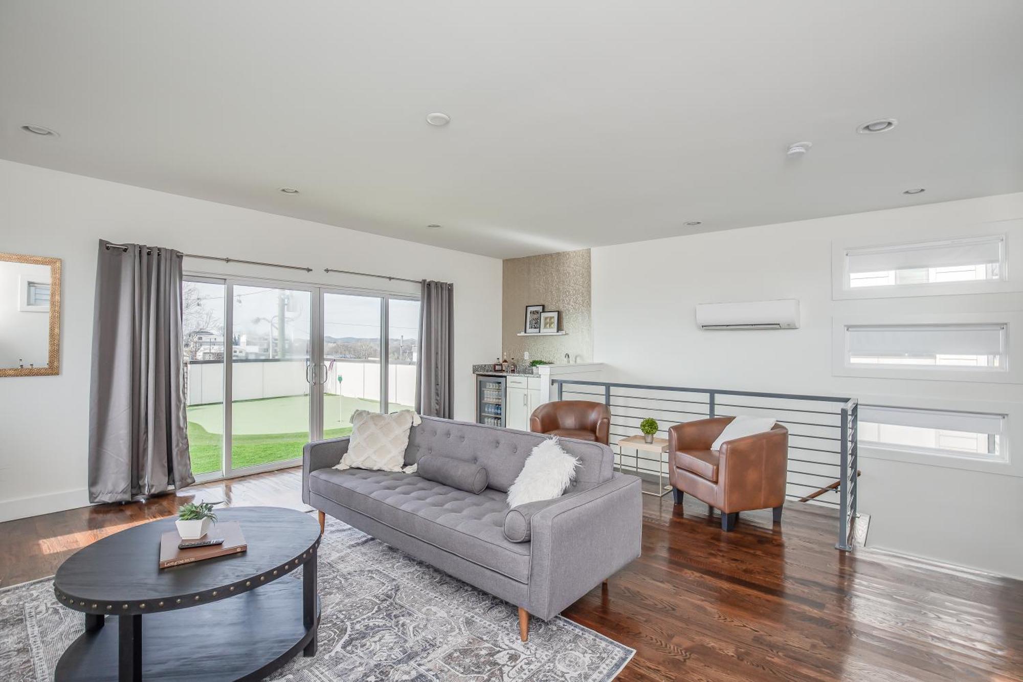Whiskey House With Rooftop Golf, City Views! 8Min To Downtown! Sleeps 9! Nashville Dış mekan fotoğraf