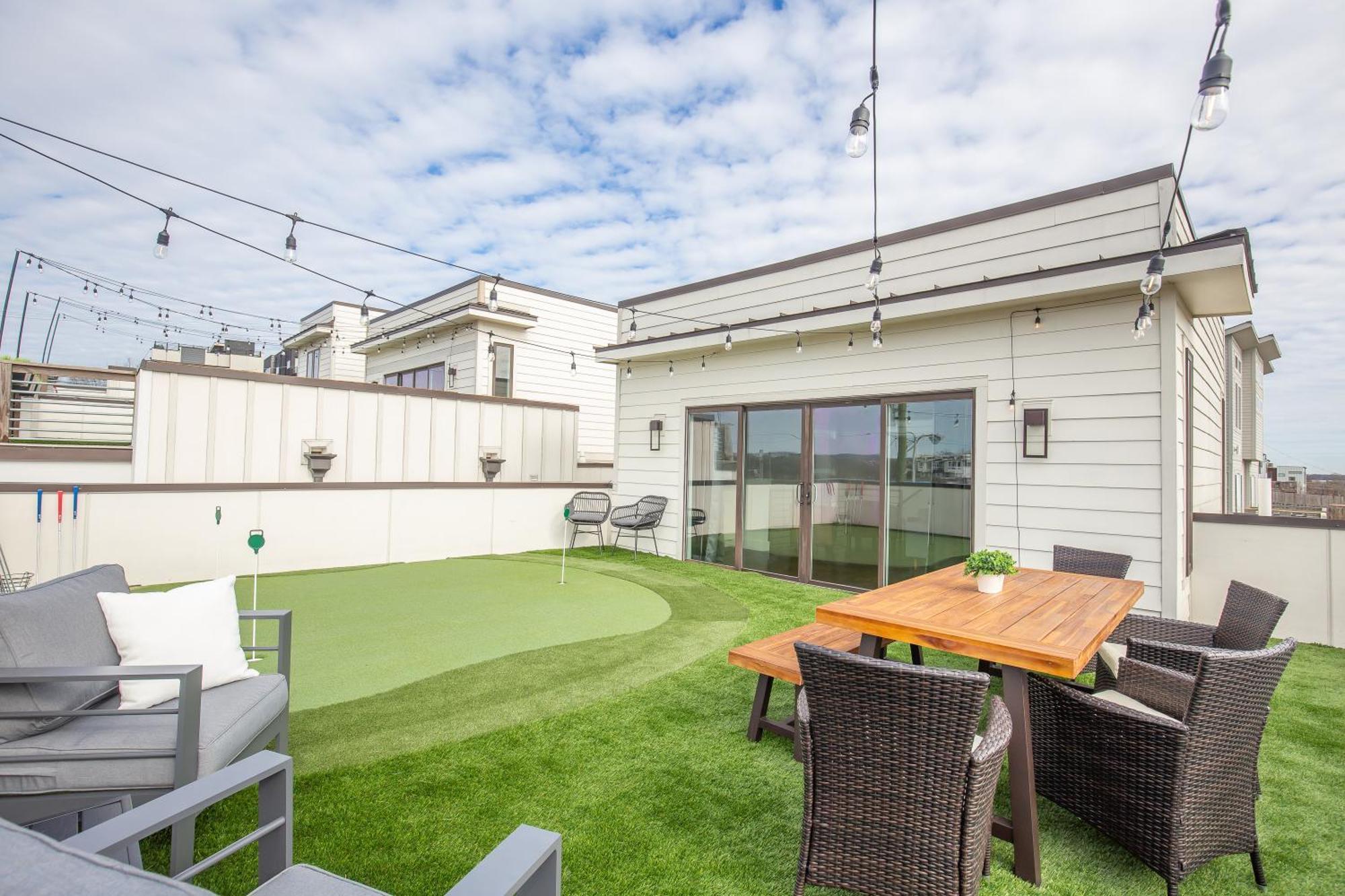 Whiskey House With Rooftop Golf, City Views! 8Min To Downtown! Sleeps 9! Nashville Dış mekan fotoğraf