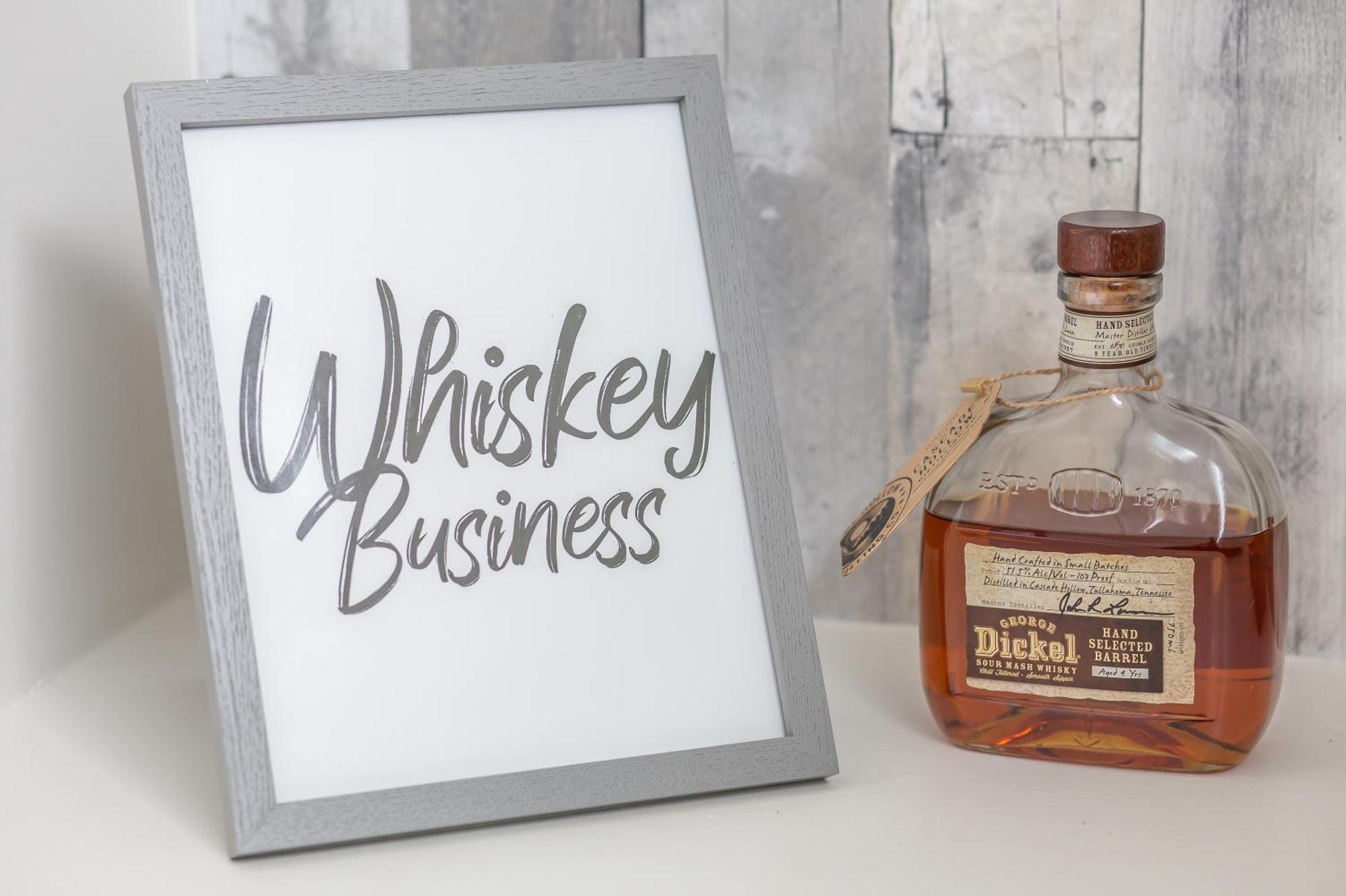 Whiskey House With Rooftop Golf, City Views! 8Min To Downtown! Sleeps 9! Nashville Dış mekan fotoğraf
