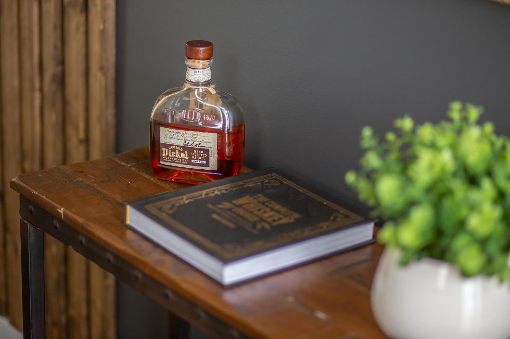 Whiskey House With Rooftop Golf, City Views! 8Min To Downtown! Sleeps 9! Nashville Dış mekan fotoğraf