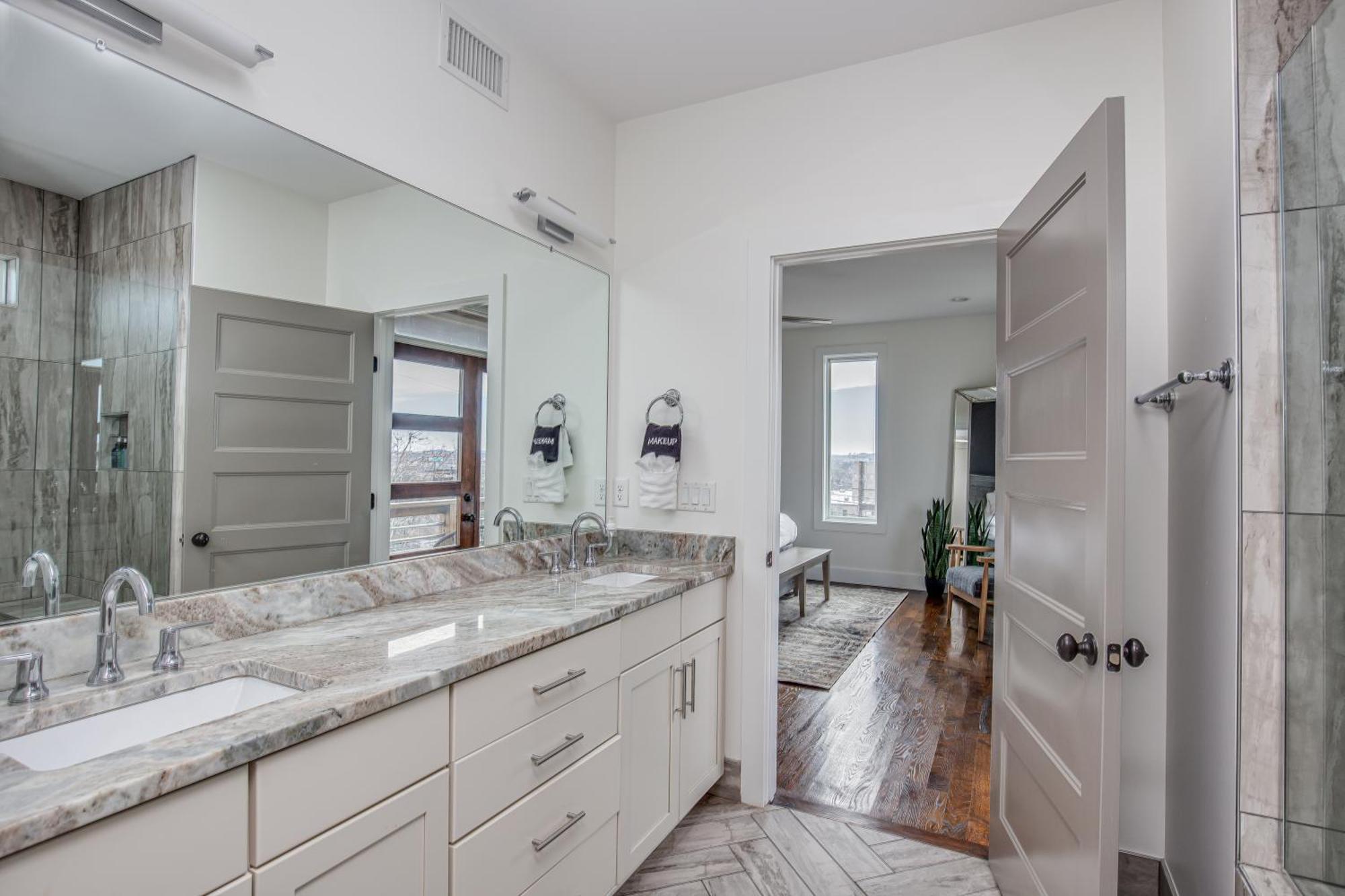 Whiskey House With Rooftop Golf, City Views! 8Min To Downtown! Sleeps 9! Nashville Dış mekan fotoğraf